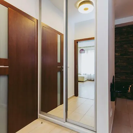 Shortstaypoland Leszczynska Апартаменты